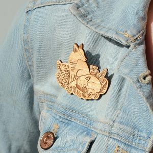 layla amber foxes in the forest brooch