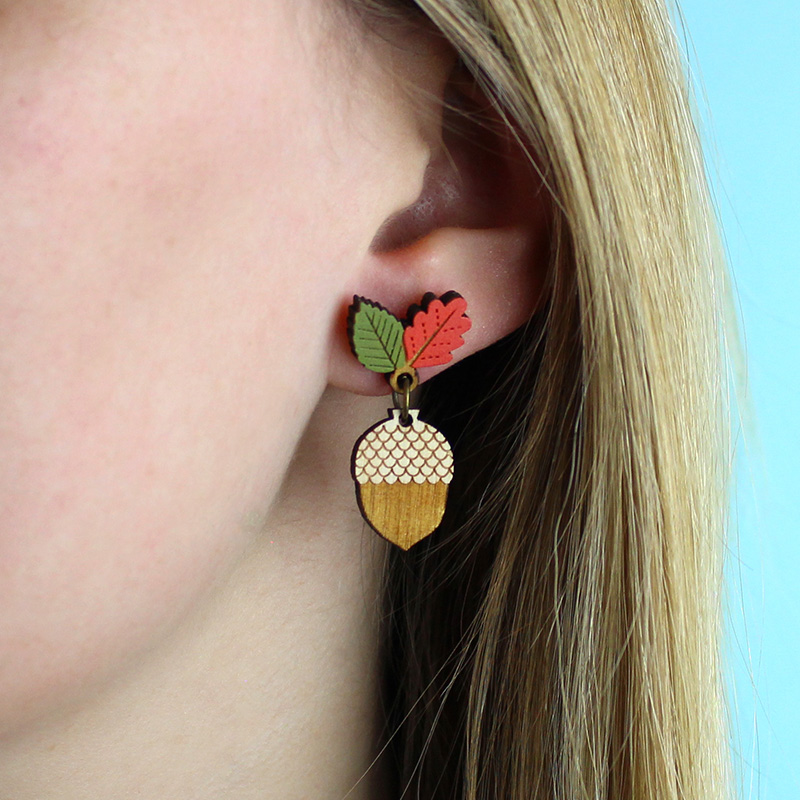 layla amber acorn earrings