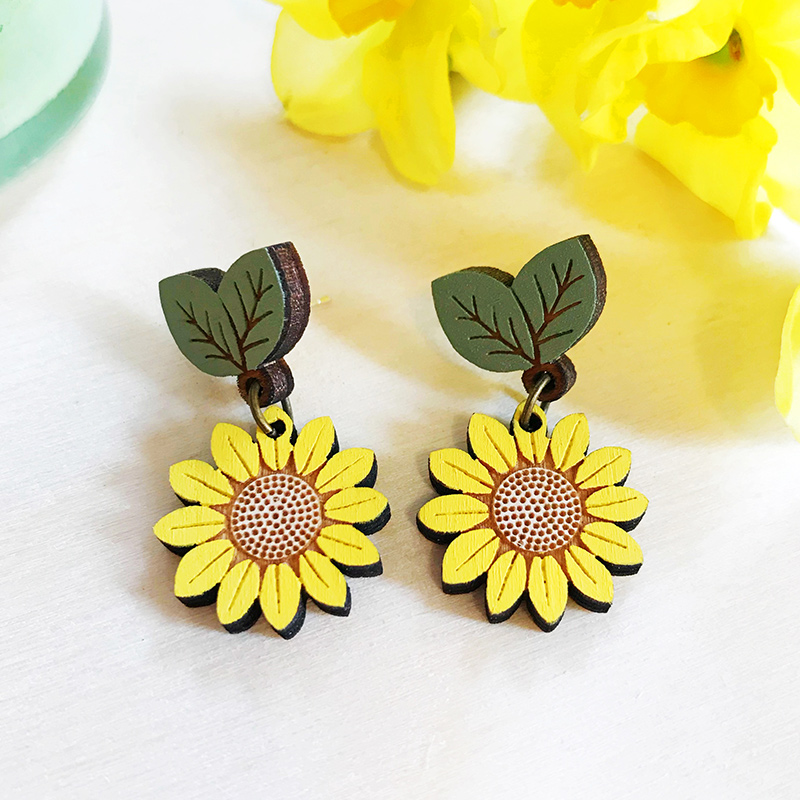 layla amber flower earrings